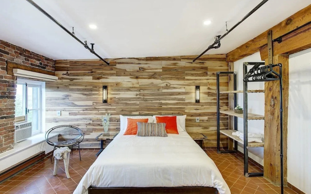 Charming Apartment on St-Paul street by Hometrotting