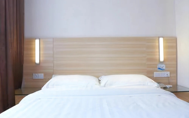 Guangwan Hotel (Guangzhou Yongqingfang Zhongshan Ba Road Subway Station Branch)