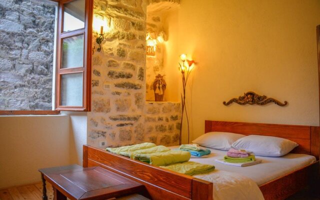 Отель Hostel Old Town Kotor Черногория, Котор - отзывы, цены и фото номеров - забронировать отель Hostel Old Town Kotor онлайн комната для гостей