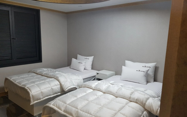 Business Hotel