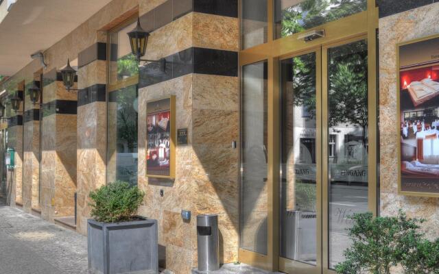 Hotel Europa City вид на фасад
