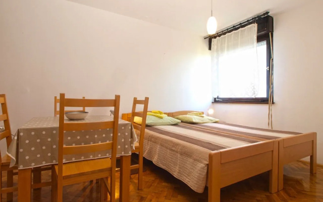 Apartment 1738