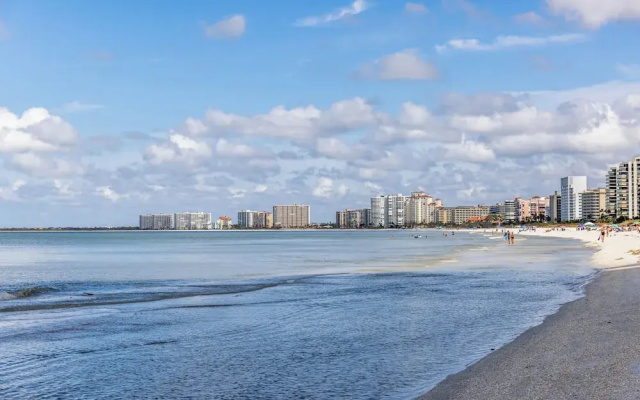 Swim Spa + Dock! Boater's Retreat on Marco Island