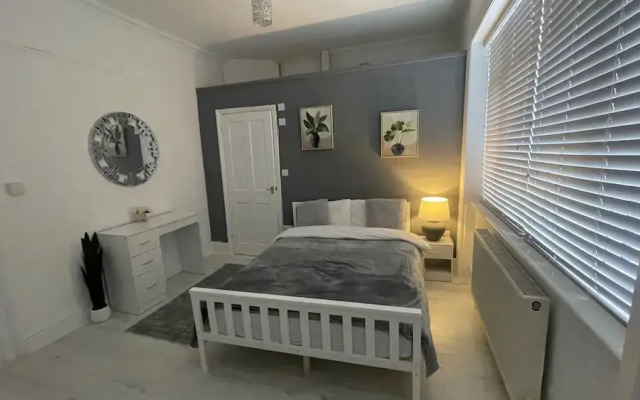 Bed & Breakfast - 2 Double Rooms With Ensuites