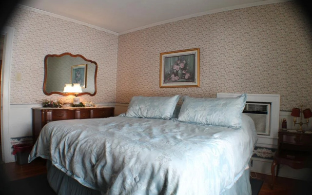 The White Birch Inn & Annex