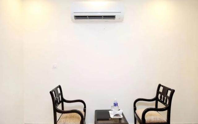 OYO 17081 Hotel Signia