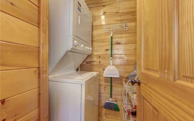 Triple Mountain View - Three Bedroom Cabin
