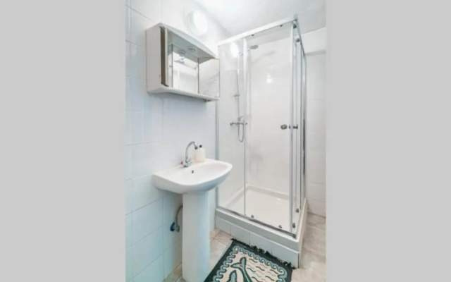 A 3bedroom country house, with pool close to beach