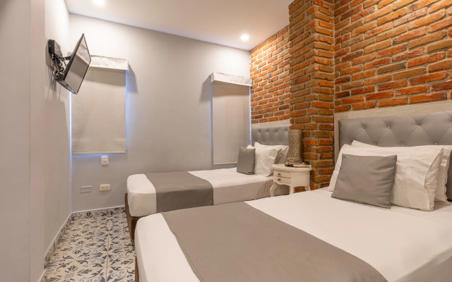 Hotel Boutique Adaz