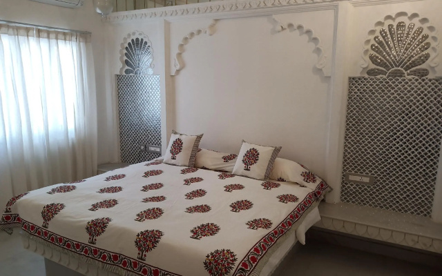 Jagat Niwas Palace
