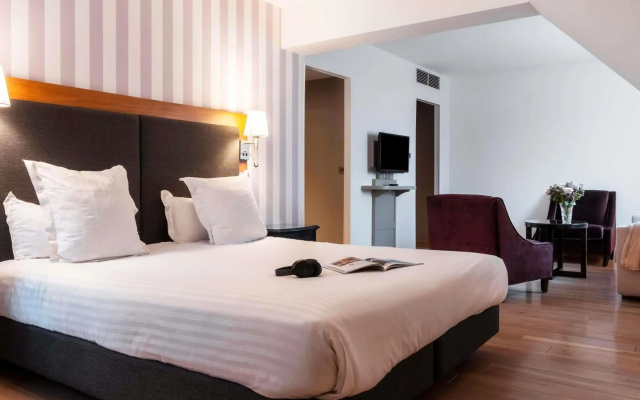 Mercure Maintenon