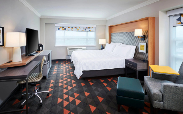 Holiday Inn Hotel & Suites Oakville @ Bronte by IHG