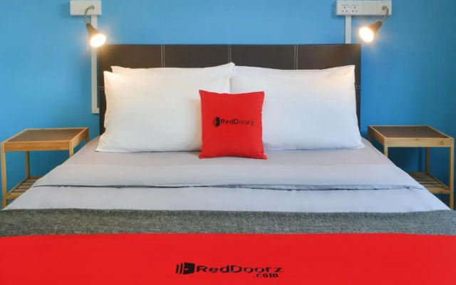 Reddoorz Hostel @ Beach Road