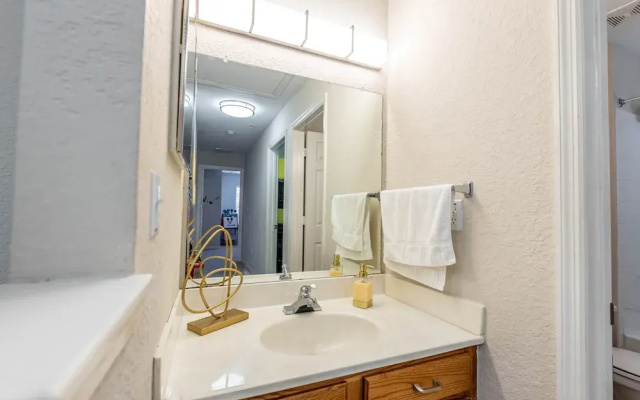 Fantastic Townhouse With a Themed Room Near Disney by Redawning