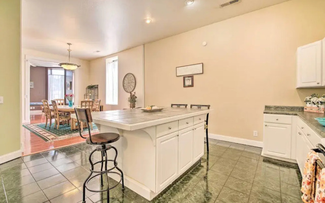 Spacious Springfield Apt < 4 Mi to Downtown!