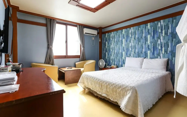 Donghae Hotel Mi
