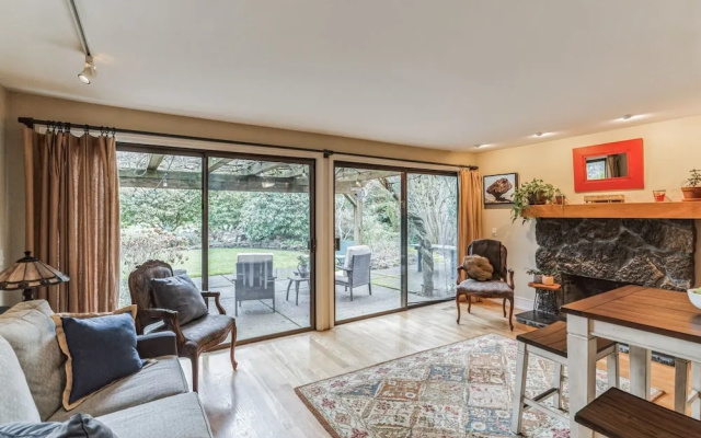 Eugene - Close To Everything 3 Bedroom Home by RedAwning