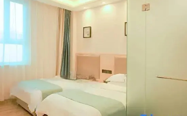 Shell Hotel (Urumqi Midong Tonghui Ershouche Shichang)