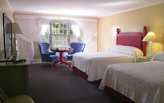 The Colony Hotel