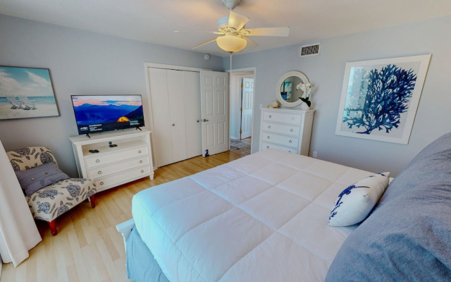 Shoreline Towers 2111 3 Bedroom Condo