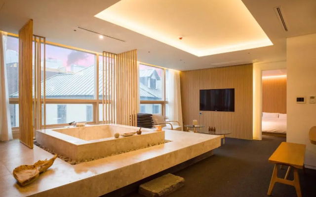 UH Suite The Myeongdong