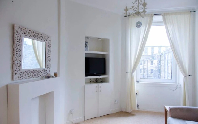 1 Bedroom Apartment In The Shore Leith