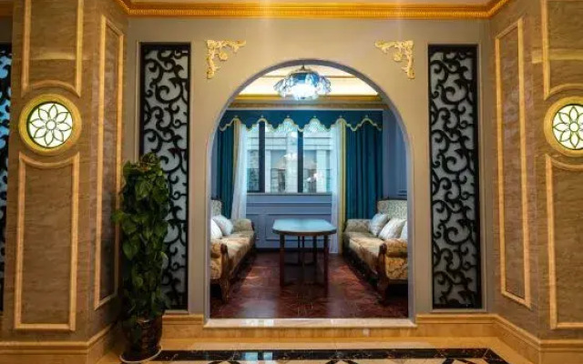 Peninsula International Hotel