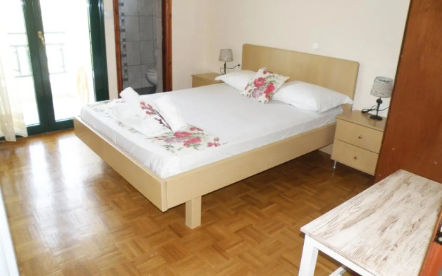Villa Rodia 2 guests