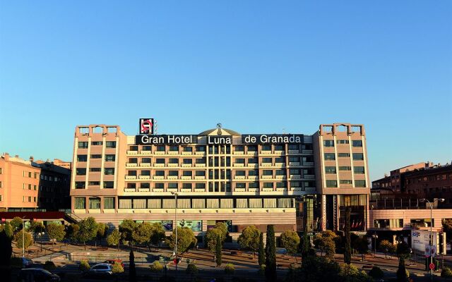 Sercotel Gran Hotel Luna de Granada вид на фасад