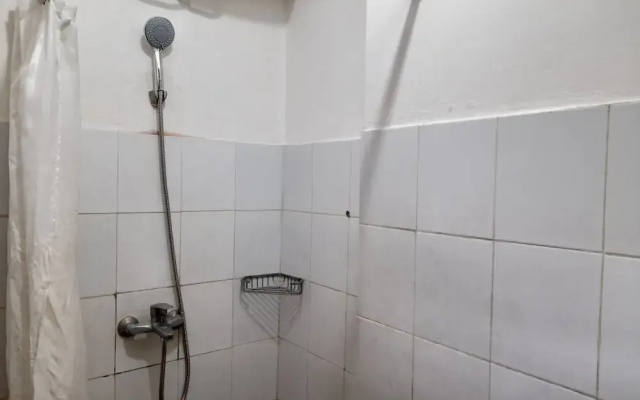 Modern Studio Room at Gateway Ahmad Yani Cicadas Apartment
