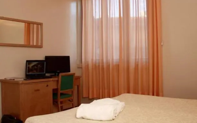 Almada Guesthouse