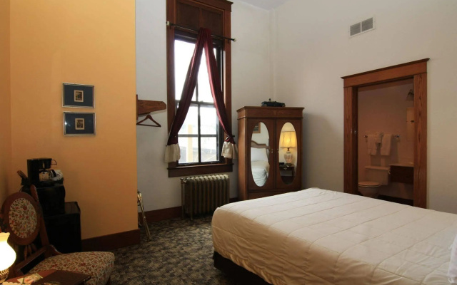 Town Hall Inn