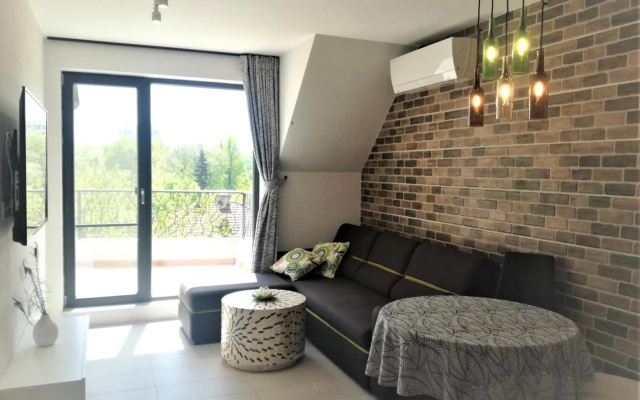 Cloud 6 -Top Center,360° view,Free private parking