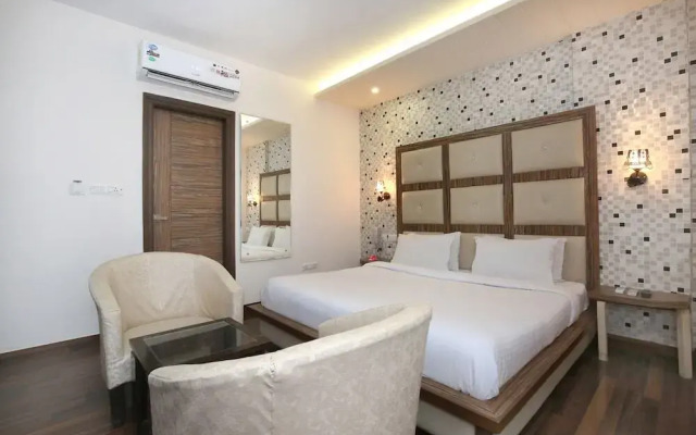 Tricity Relax Inn by OYO Rooms