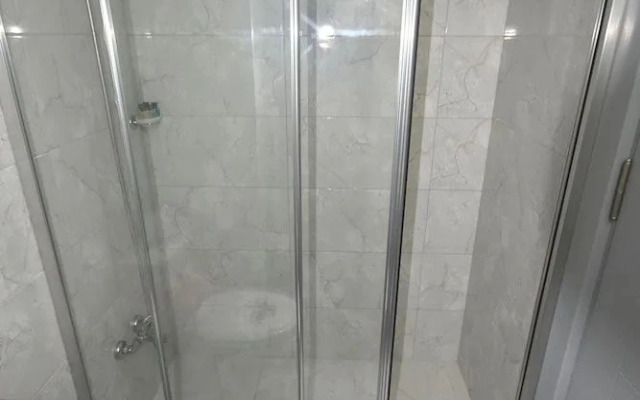 Vi̇va Beach Hotel