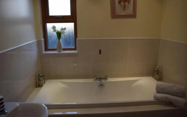 Kelpies Serviced Apartments Kavanagh- 5 Bedrooms