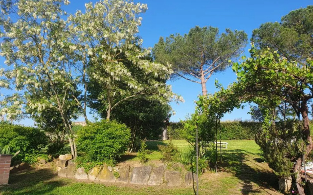DAGO Farmhouse