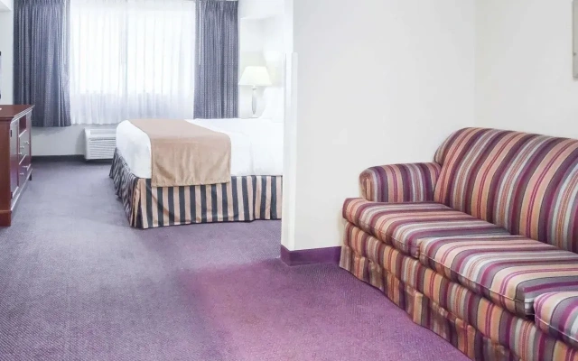 Ramada Ithaca