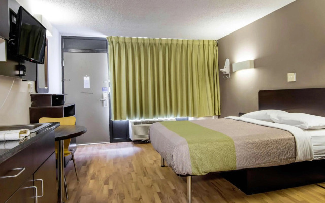 Studio 6 Extended Stay - Lagrange, GA