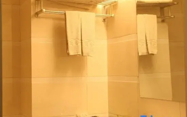 Lingchuan Fuxin Holiday Hotel