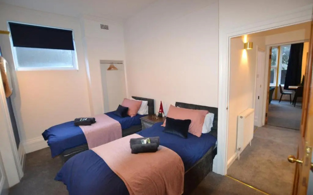 Mayflower Boutique Apartment - 2 Bedrooms Apartment - Stayseekers