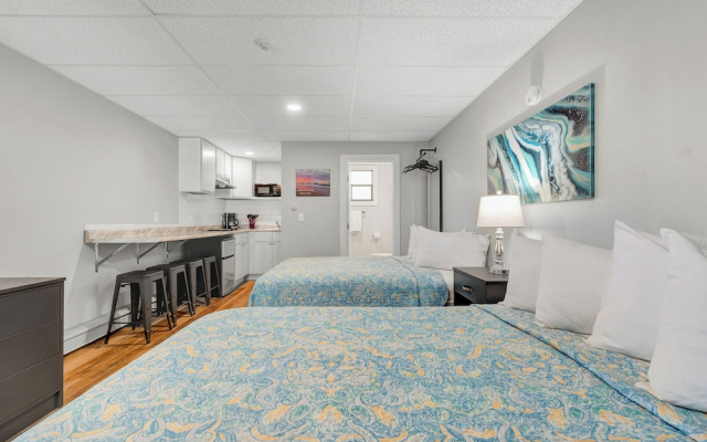 Abellona Inn & Suites