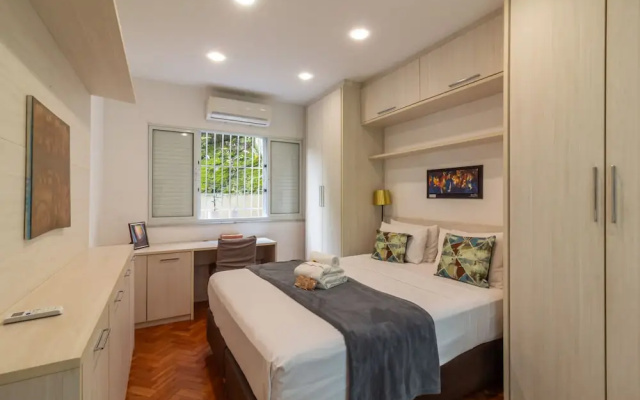 10-min Walk to Copacabana Beach Stc302