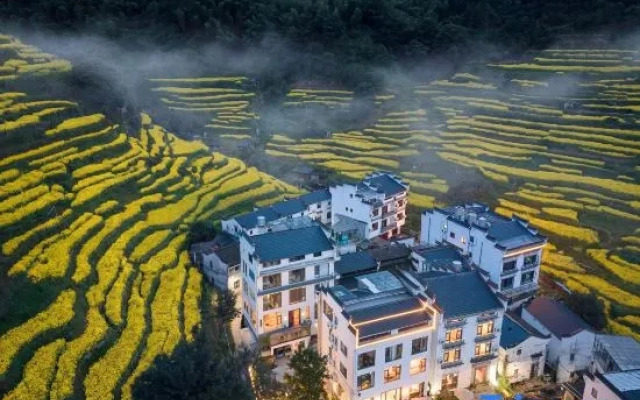 Yinyuanli Homestay (Wuyuan Huangling Scenic Area Terraced Flower Sea Branch)
