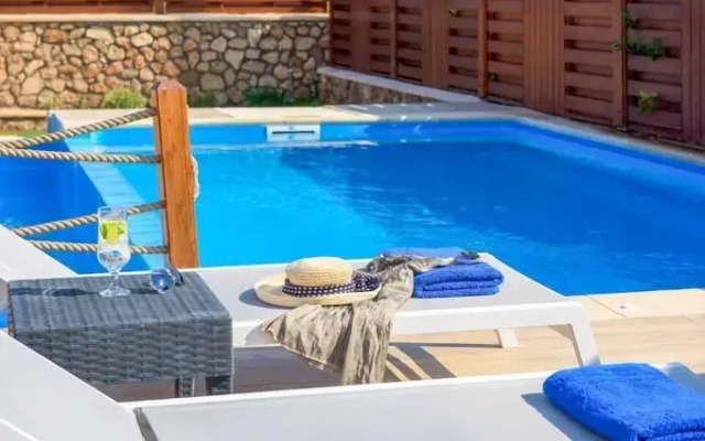 Lindos Sapphire