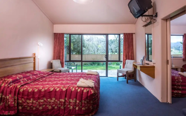 Karamea Hotel