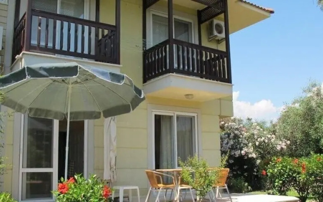 Villa RN4D by JoyLettings
