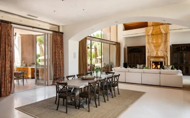 Monroe Estate in La Quinta