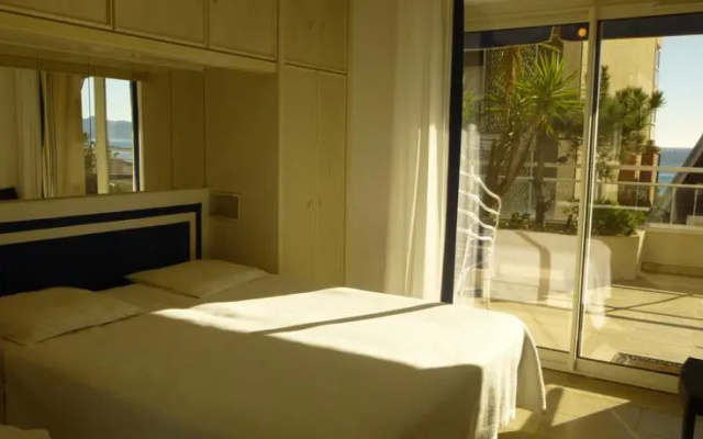 One Bedroom Drap DOr