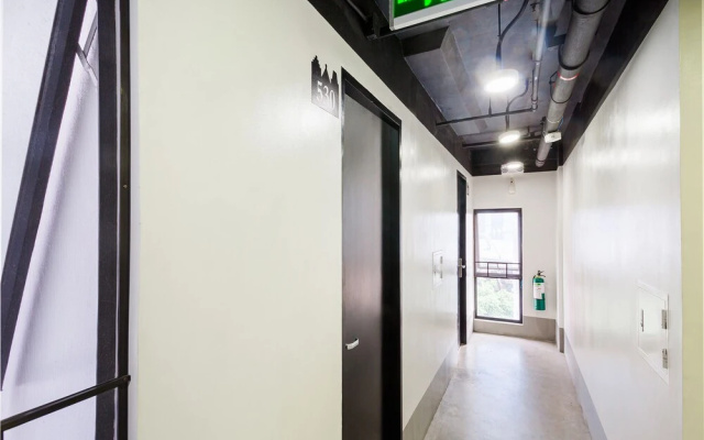 Mytown Amsterdam by OYO Rooms